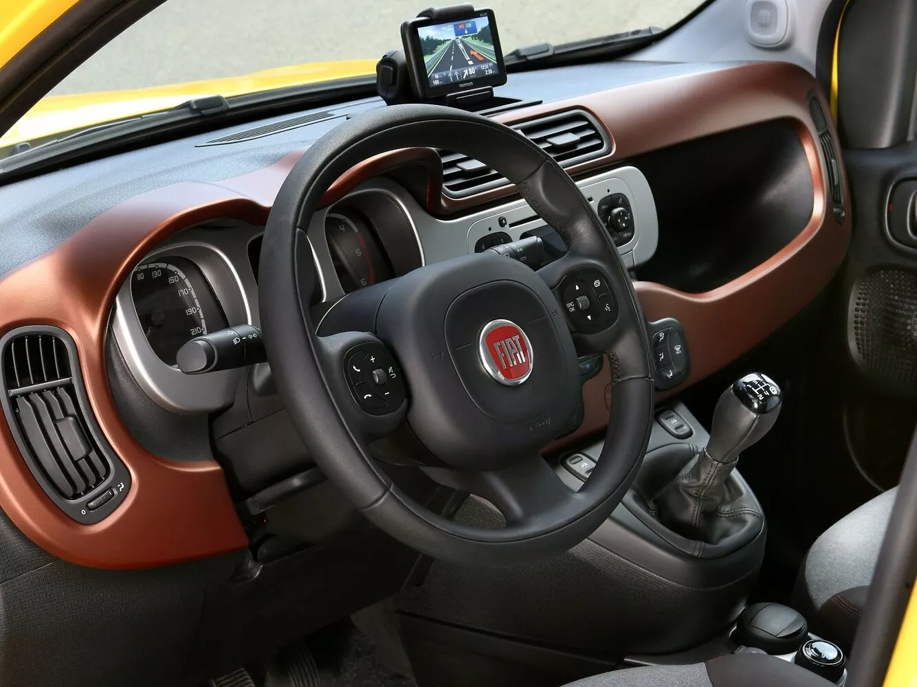 Фото места водителя Fiat Panda Cross III 2011 -  2024 
                                            