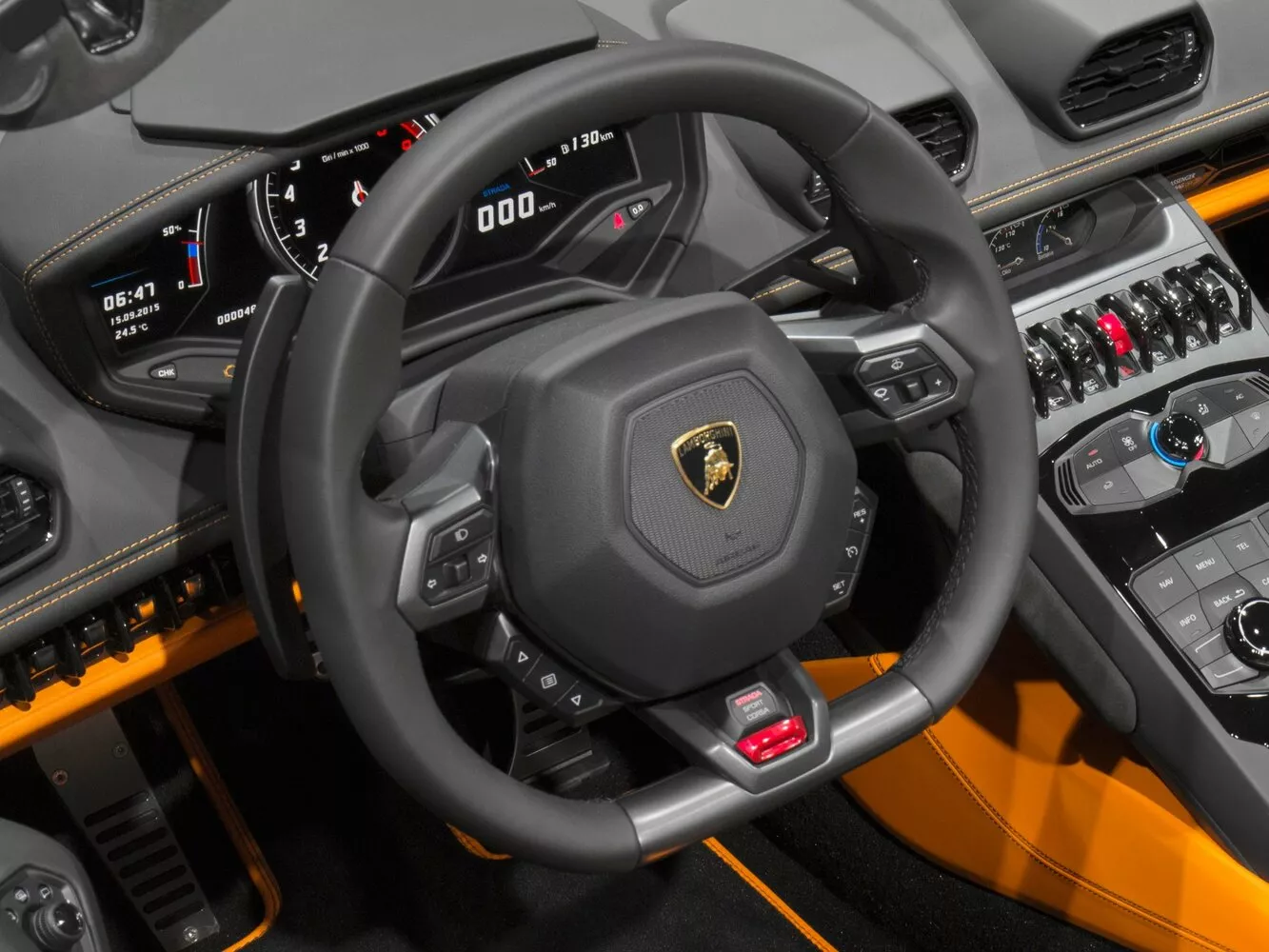 Фото рулевого колеса Lamborghini Huracán   2014 -  2024 
                                            