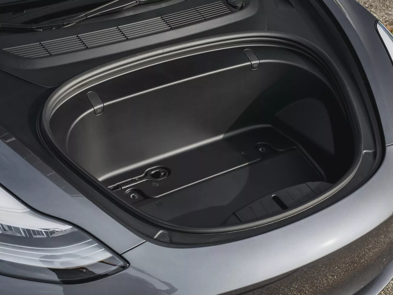 Фото багажника Tesla Model 3  I 2017 -  2024 
                                            