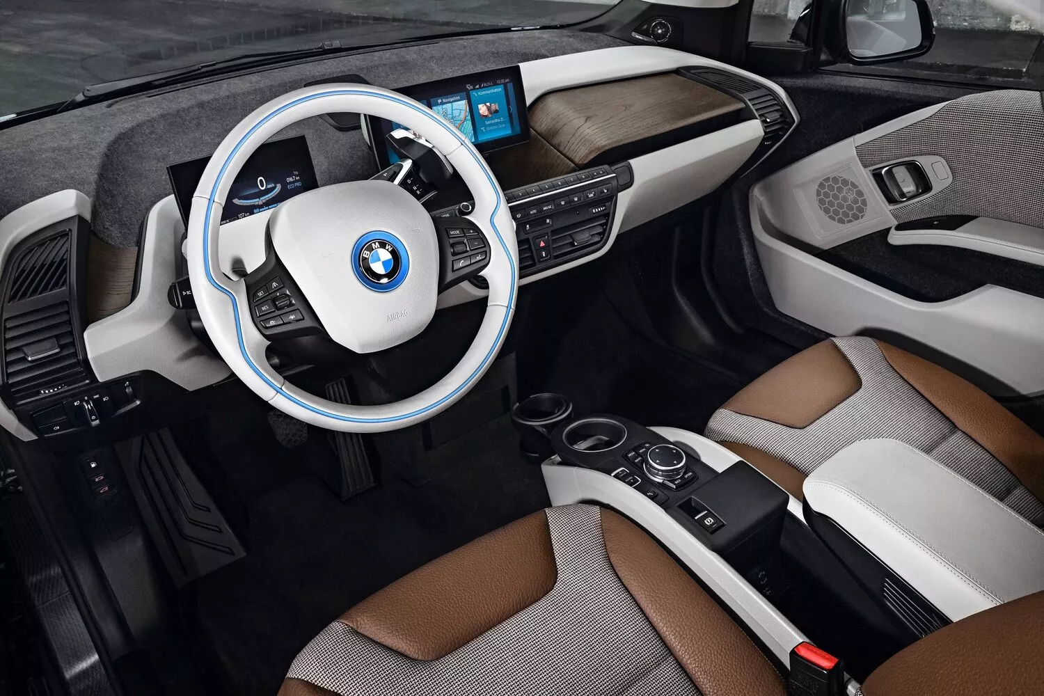 Фото места водителя BMW i3  I (I01) Рестайлинг 2017 -  2024 
                                            