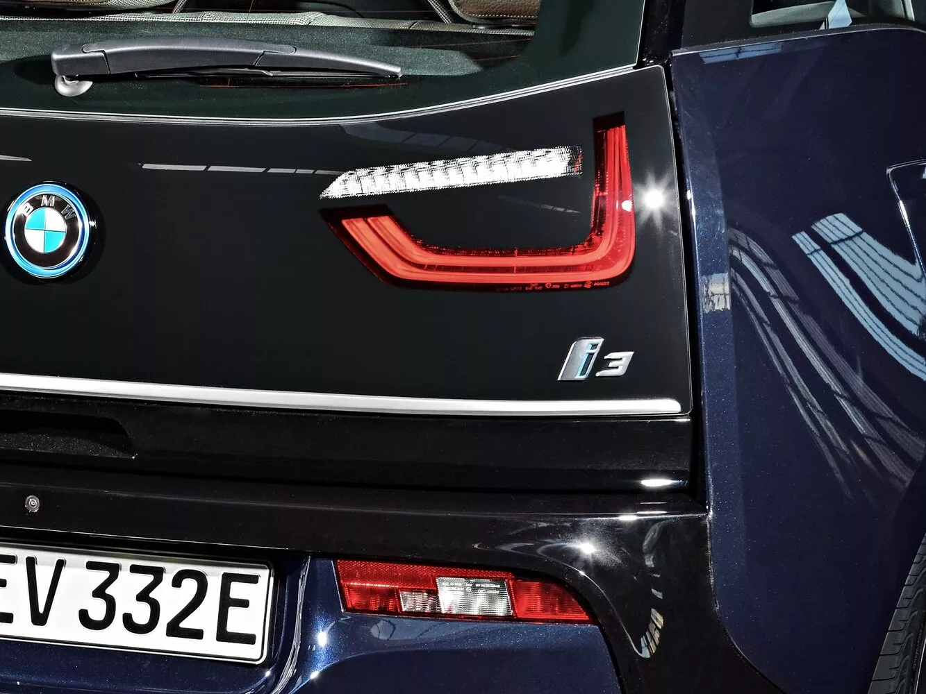 Фото задних фонорей BMW i3  I (I01) Рестайлинг 2017 -  2024 
                                            