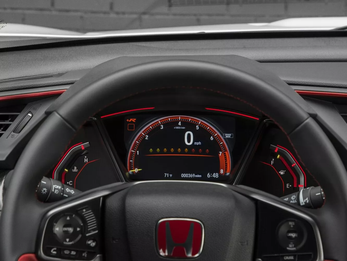 Фото приборной панели Honda Civic Type R  X 2017 -  2024 
                                            