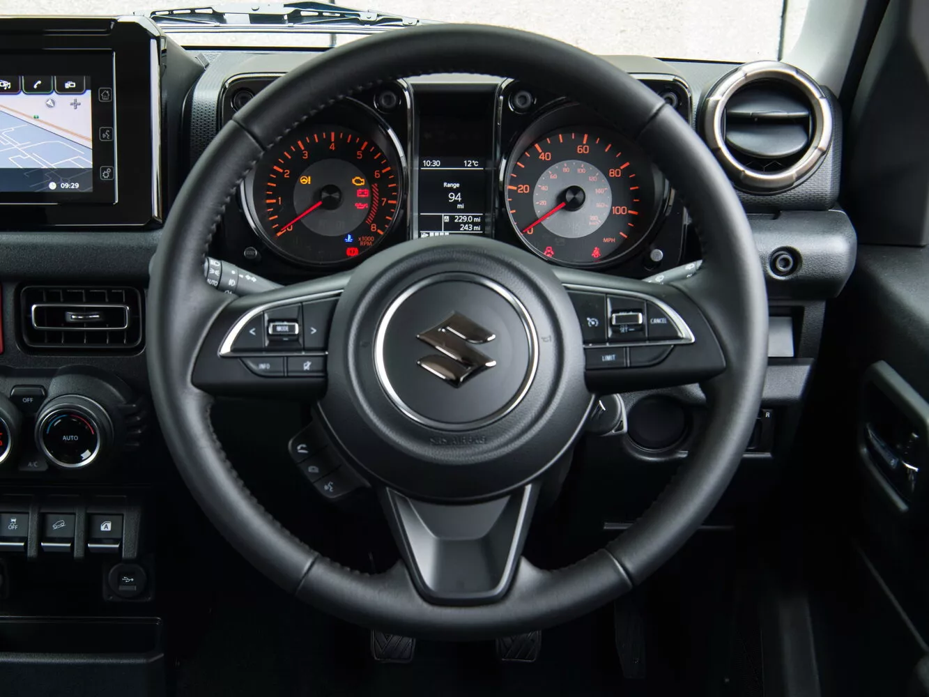 Фото рулевого колеса Suzuki Jimny  IV 2018 -  2024 
                                            