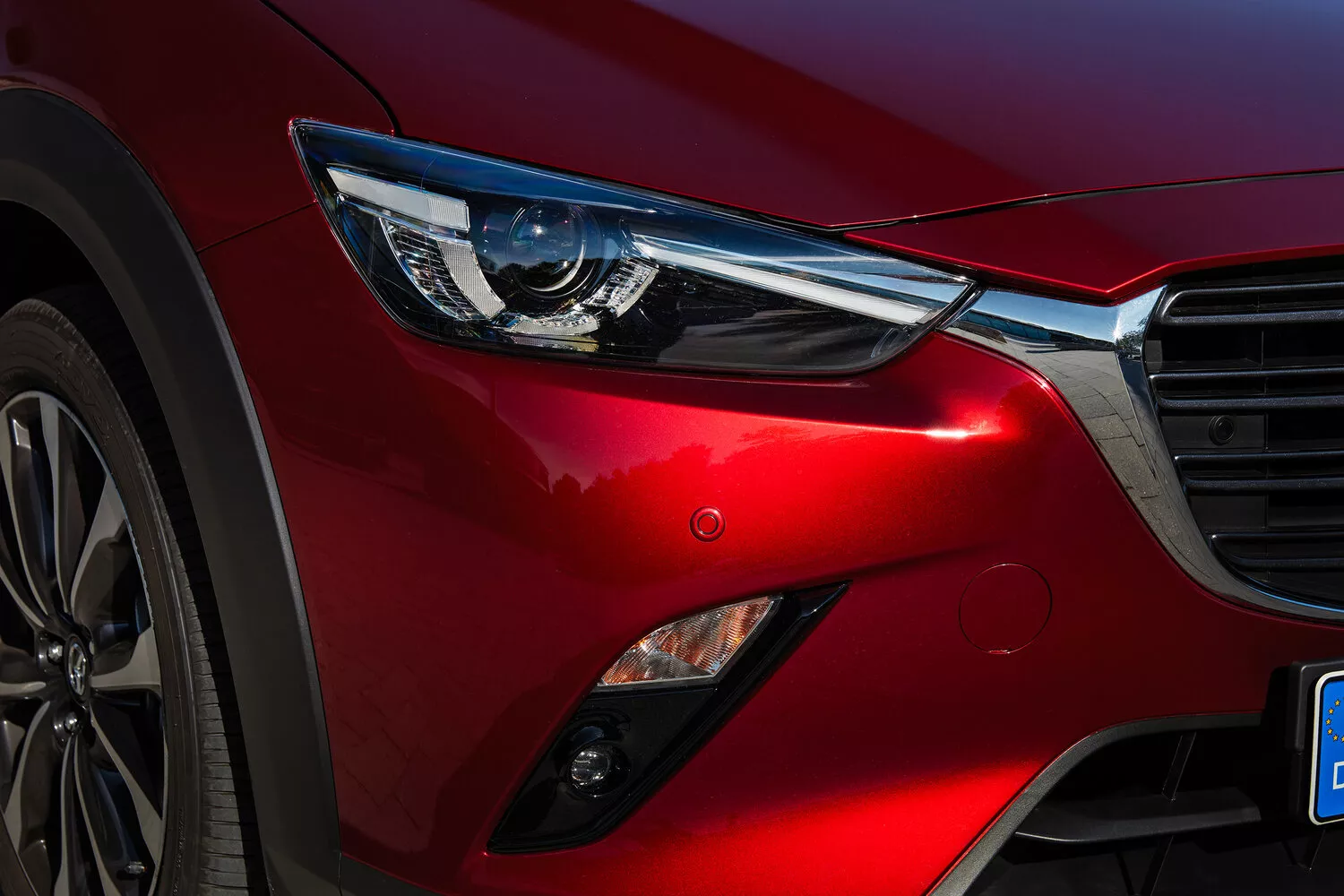 Фото передних фар Mazda CX-3  I Рестайлинг 2018 -  2024 
                                            