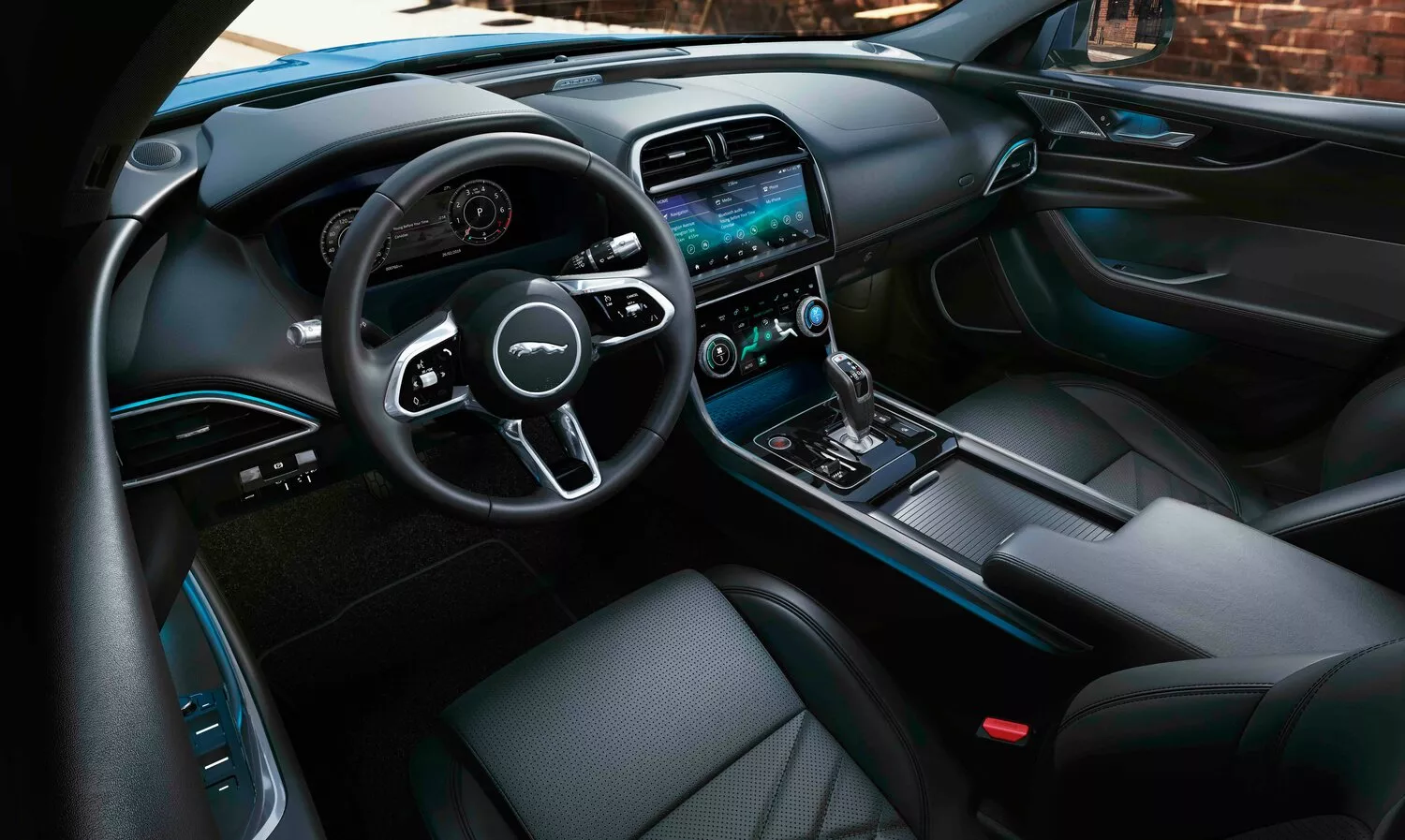 Фото места водителя Jaguar XE  I Рестайлинг 2019 -  2024 
                                            
