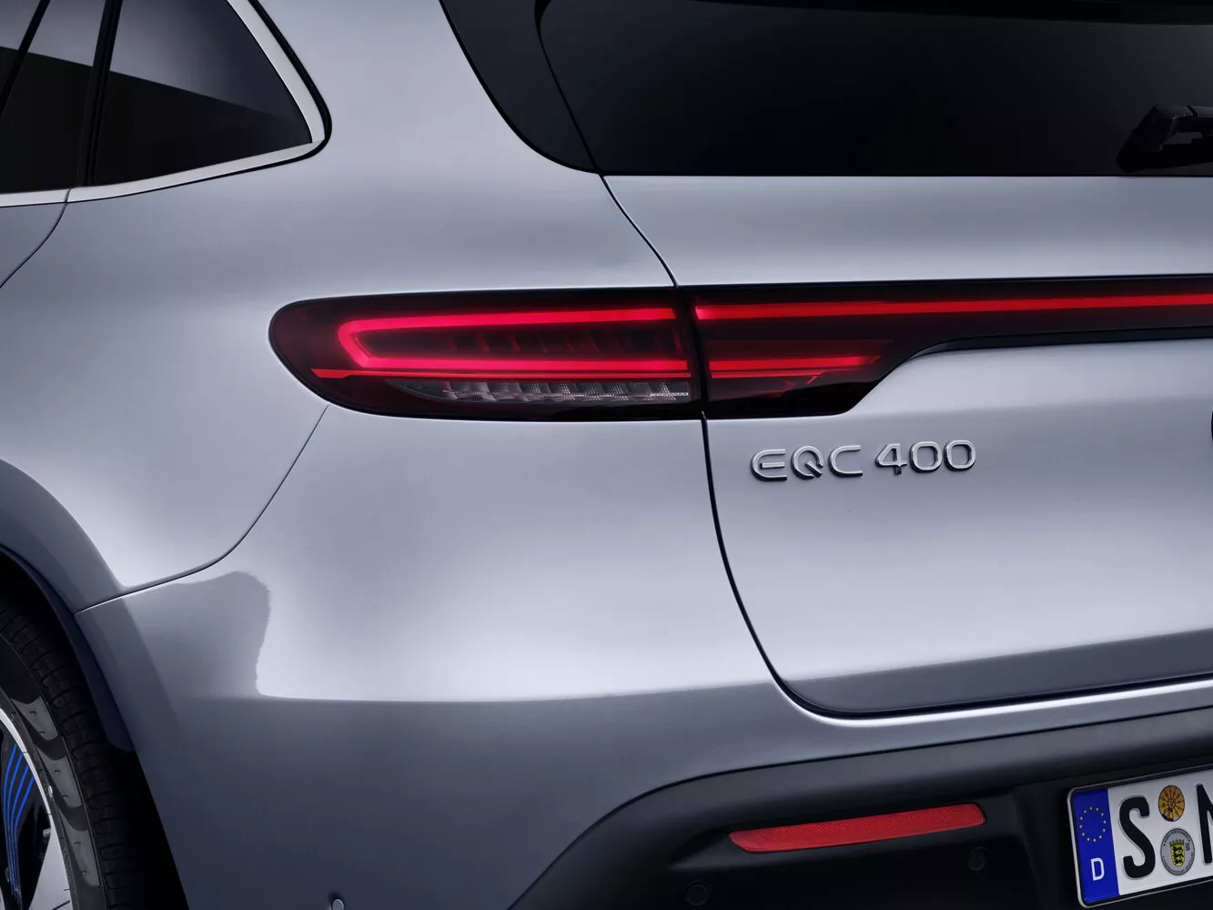 Фото задних фонорей Mercedes-Benz EQC  I (N293) 2019 -  2024 
                                            