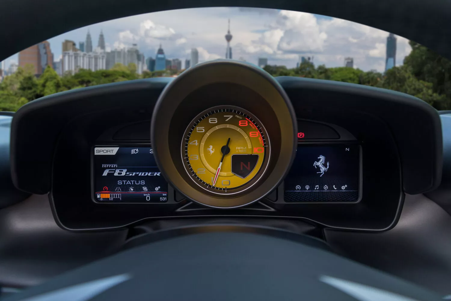Фото приборной панели Ferrari F8 Spider  2019 -  2024 
                                            