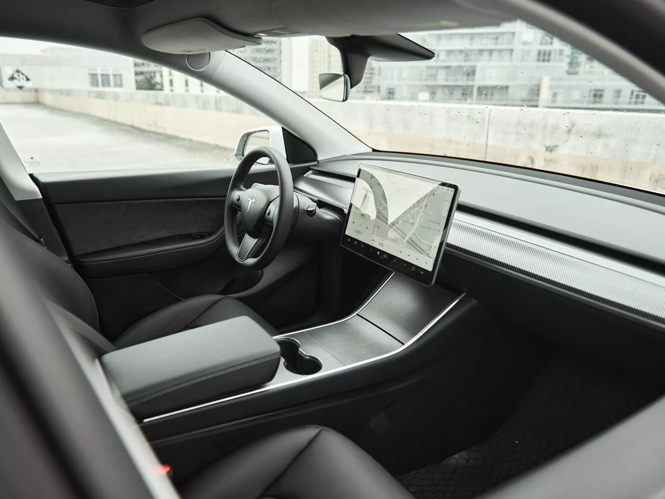 Фото места водителя Tesla Model Y  I 2020 -  2024 
                                            
