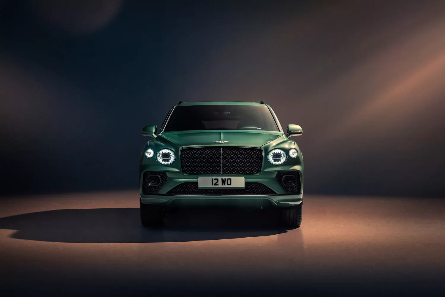 Фото спереди Bentley Bentayga  I Рестайлинг 2020 -  2024 
                                            