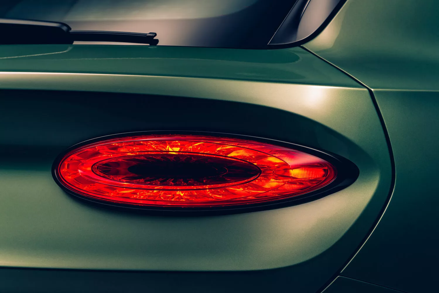 Фото задних фонорей Bentley Bentayga  I Рестайлинг 2020 -  2024 
                                            