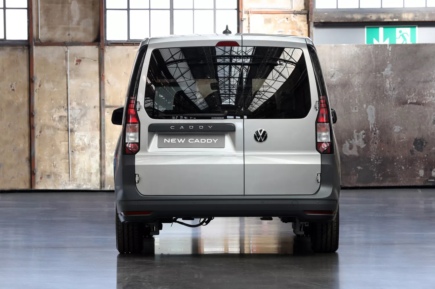 Фото сзади Volkswagen Caddy Maxi V 2020 -  2024 
                                            