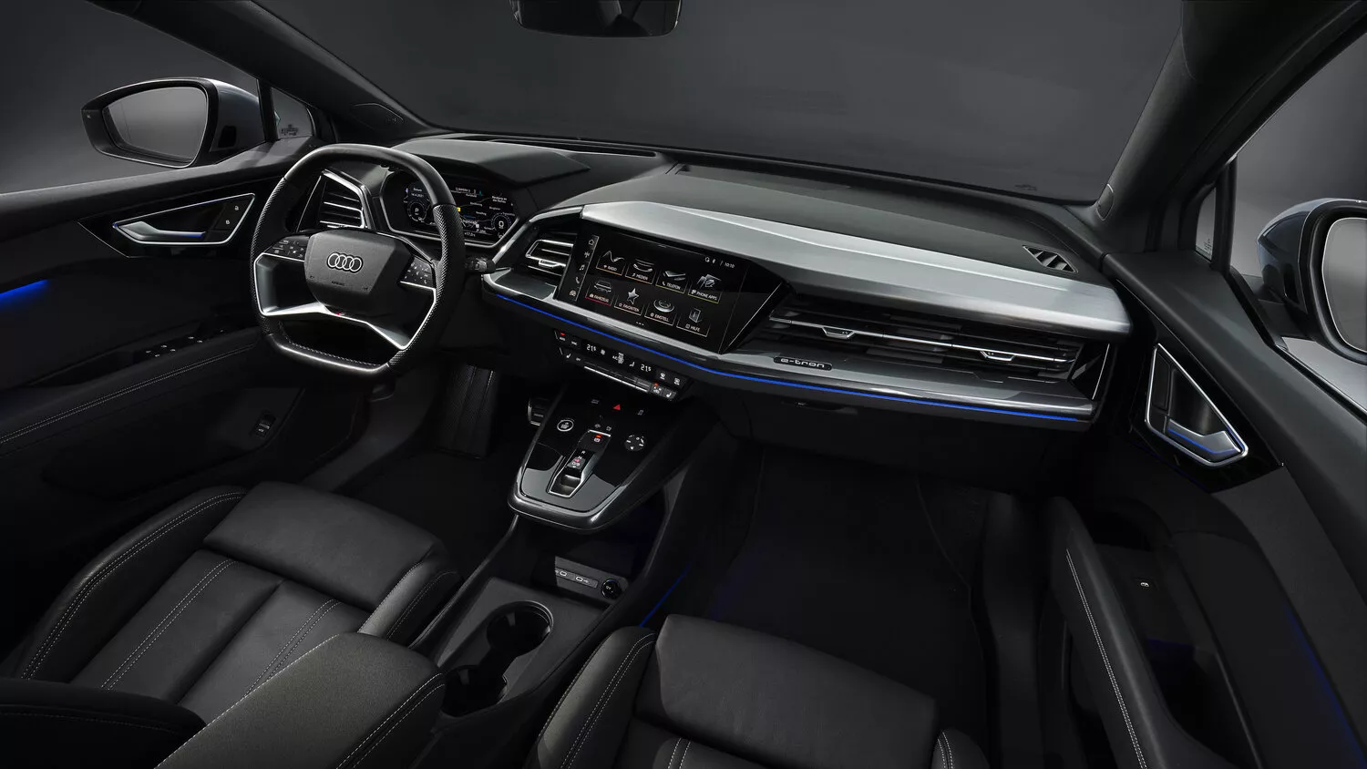 Фото салона спереди Audi Q4 Sportback e-tron   2021 -  2024 
                                            