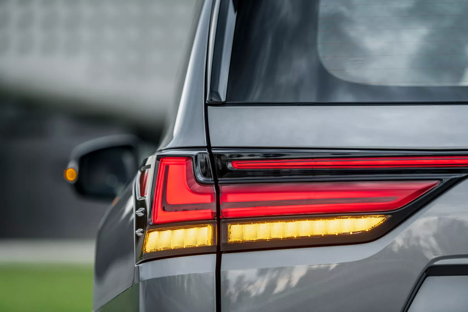 Фото задних фонорей Lexus LX  IV 2021 -  2024 
                                            