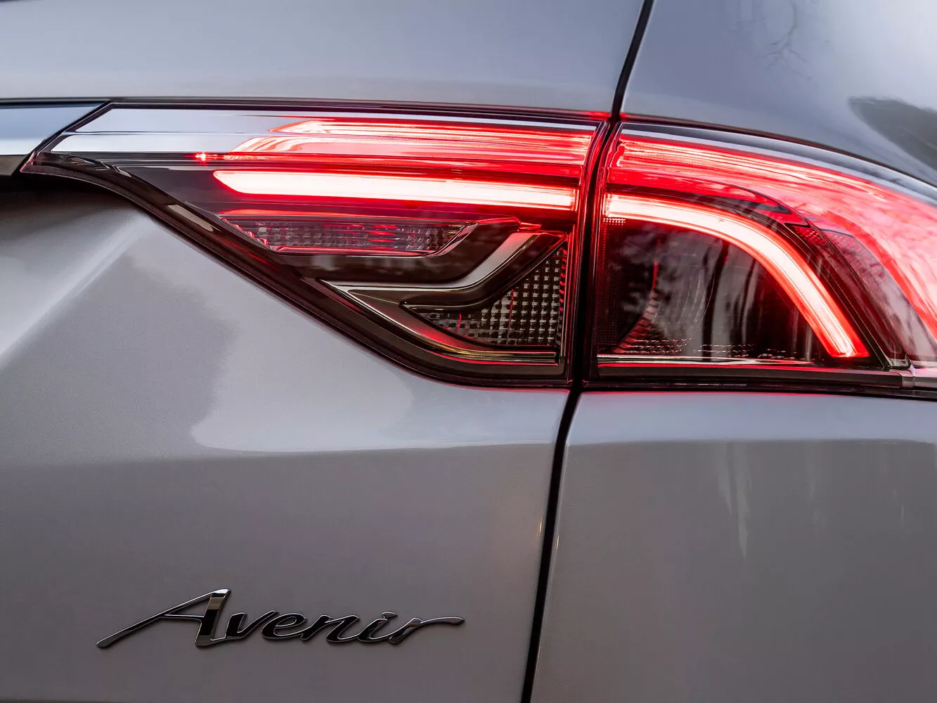 Фото задних фонорей Buick Enclave  II Рестайлинг 2021 -  2024 
                                            