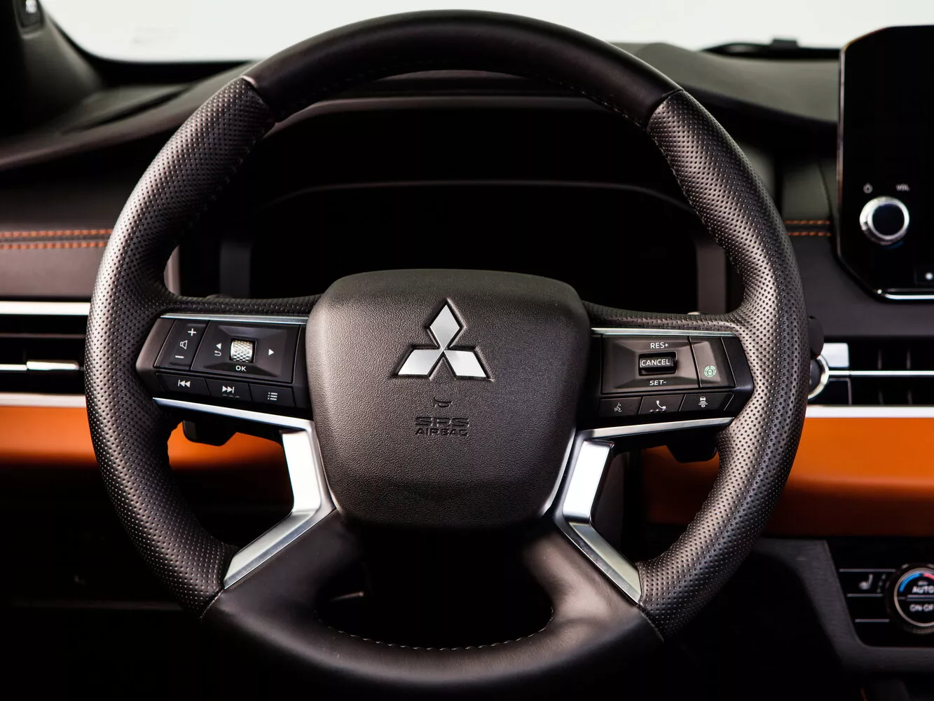 Фото рулевого колеса Mitsubishi Outlander  IV 2021 -  2024 
                                            