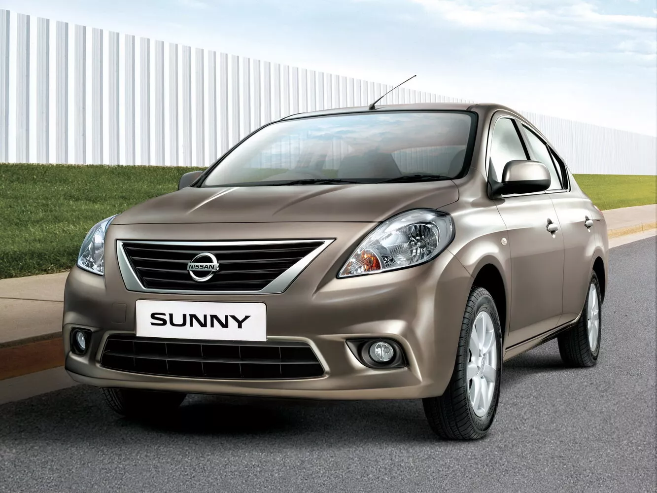 Фото спереди Nissan Sunny  N17 2011 -  2024 
                                            