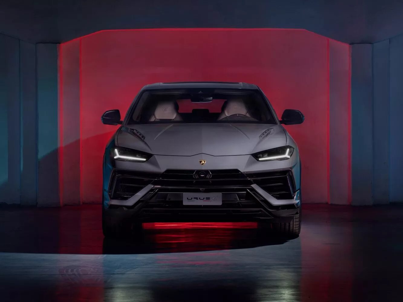 Фото спереди Lamborghini Urus S I Рестайлинг 2022 -  2024 
                                            